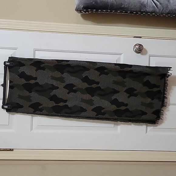 Camo print scarf - Picture 2 of 4